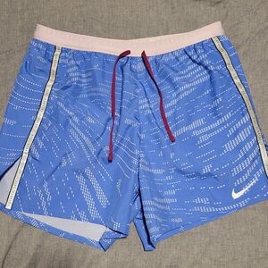Nike Athletic Shorts in Blue 5in